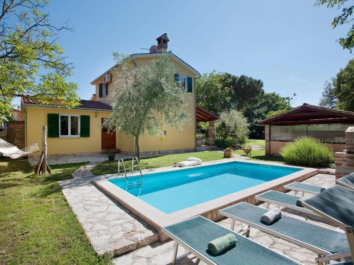 Peaceful Holiday Home In Umag With Swimming Pool 0*,  Chorwacja