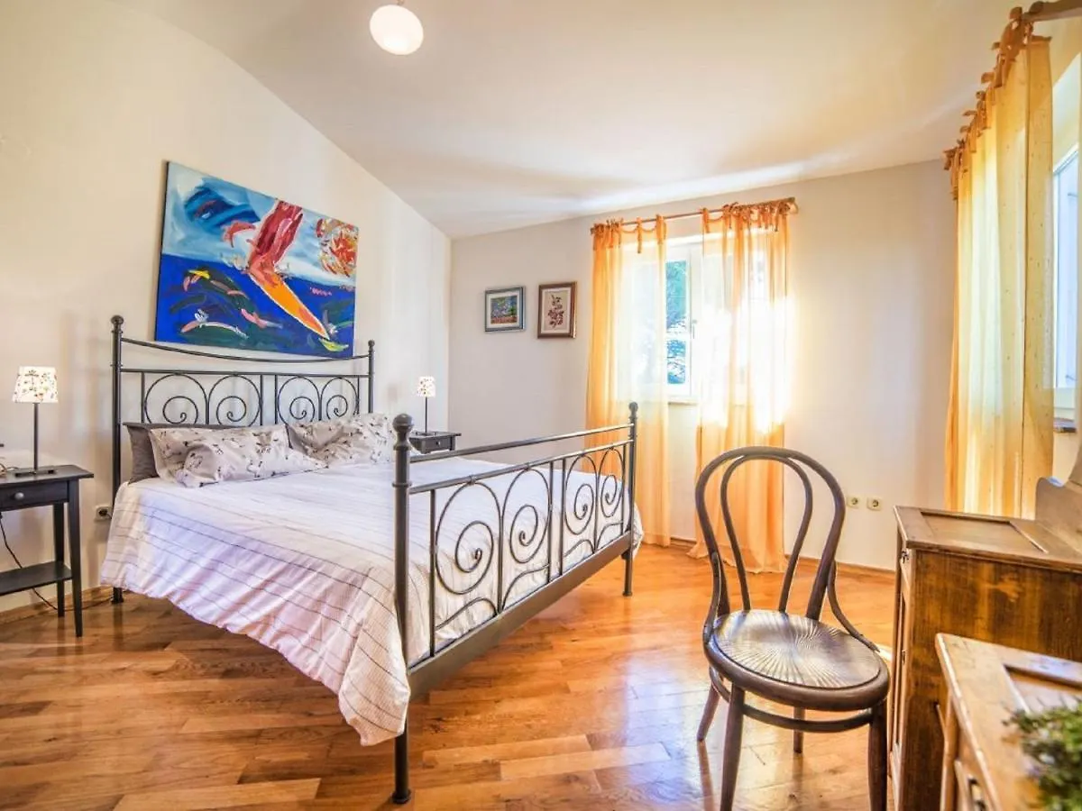 Peaceful Holiday Home In Umag With Swimming Pool 0*,